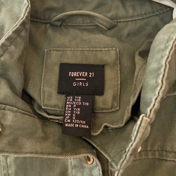 Forever 21 girls light jacket. Perfect for the spring time. - Picture 2 of 4